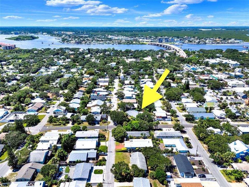 合同活跃: $1,050,000 (3 贝兹, 2 浴室, 1361 平方英尺)