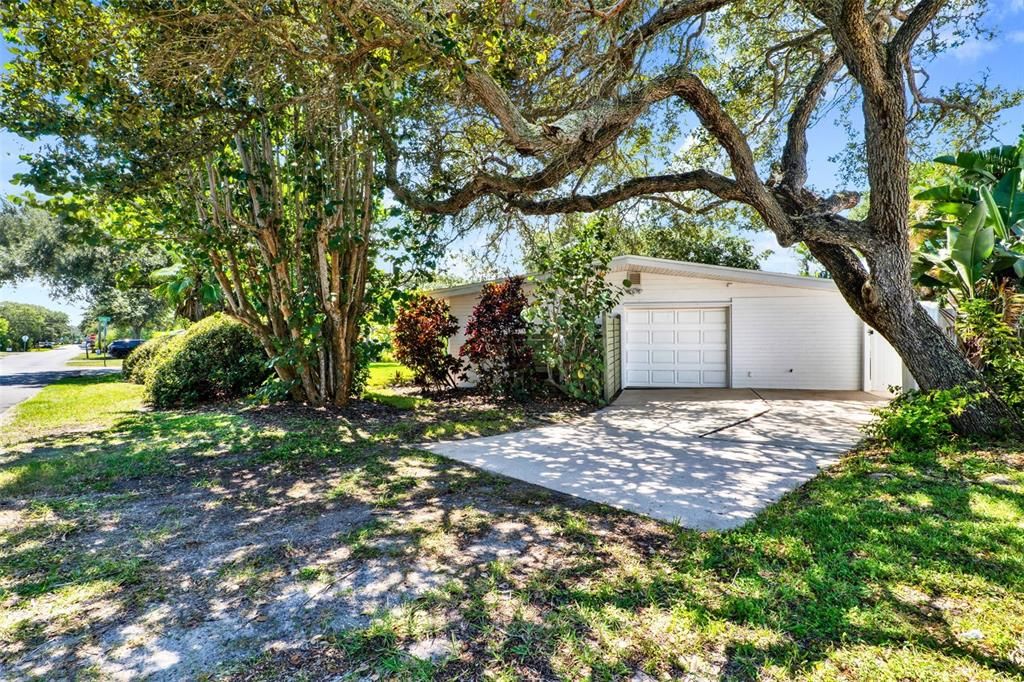 合同活跃: $1,050,000 (3 贝兹, 2 浴室, 1361 平方英尺)