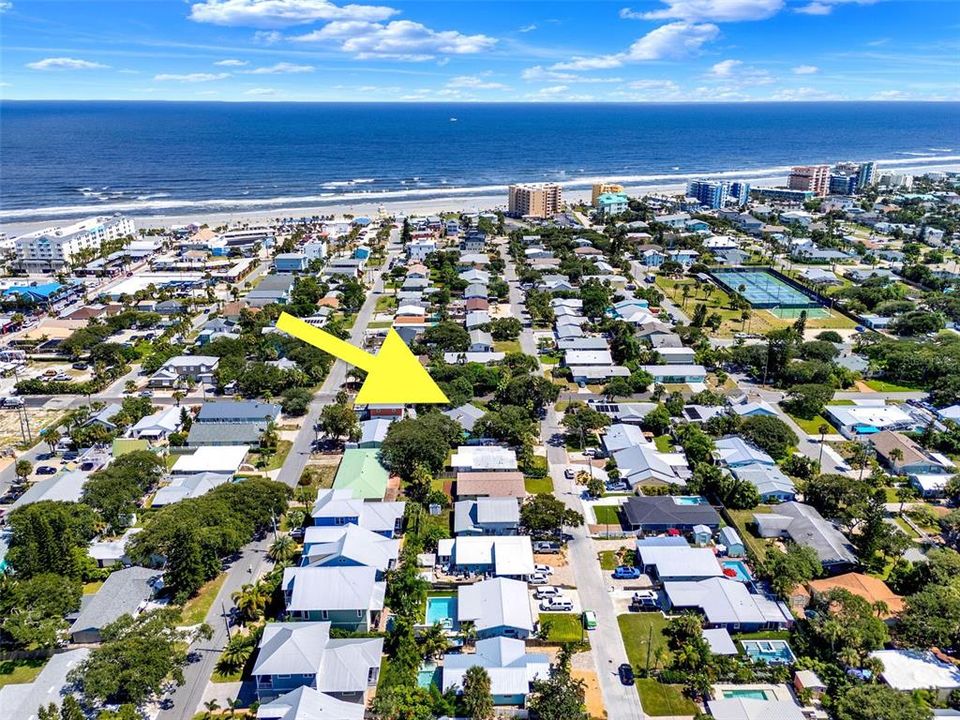 合同活跃: $1,050,000 (3 贝兹, 2 浴室, 1361 平方英尺)