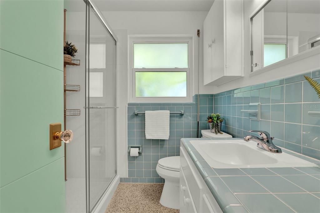 合同活跃: $1,050,000 (3 贝兹, 2 浴室, 1361 平方英尺)