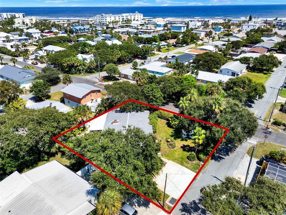 合同活跃: $1,050,000 (3 贝兹, 2 浴室, 1361 平方英尺)