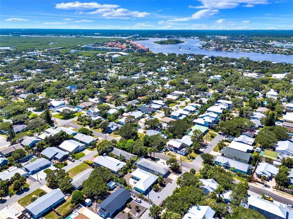 合同活跃: $1,050,000 (3 贝兹, 2 浴室, 1361 平方英尺)