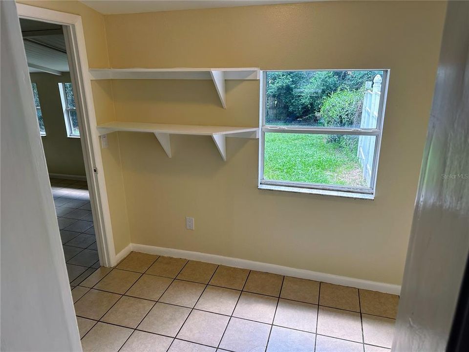 В аренду: $1,350 (2 спален, 1 ванн, 1296 Квадратных фут)