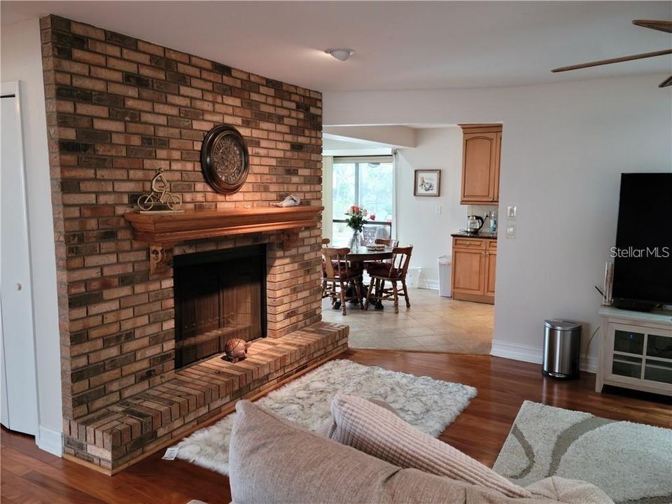 For Rent: $5,500 (5 beds, 4 baths, 3160 Square Feet)