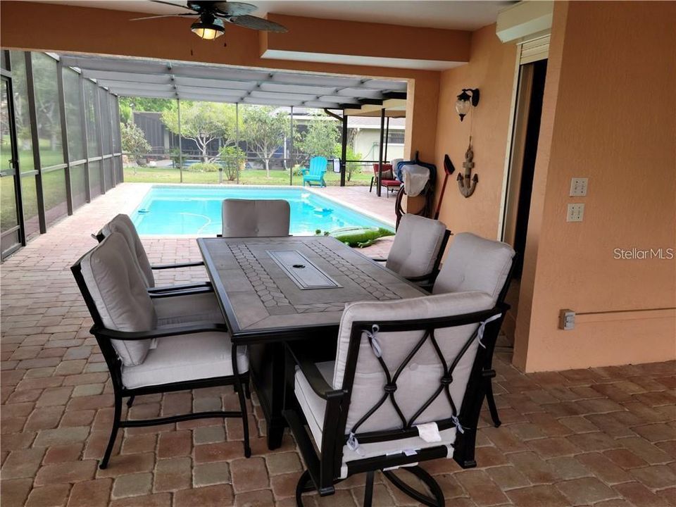 For Rent: $5,500 (5 beds, 4 baths, 3160 Square Feet)