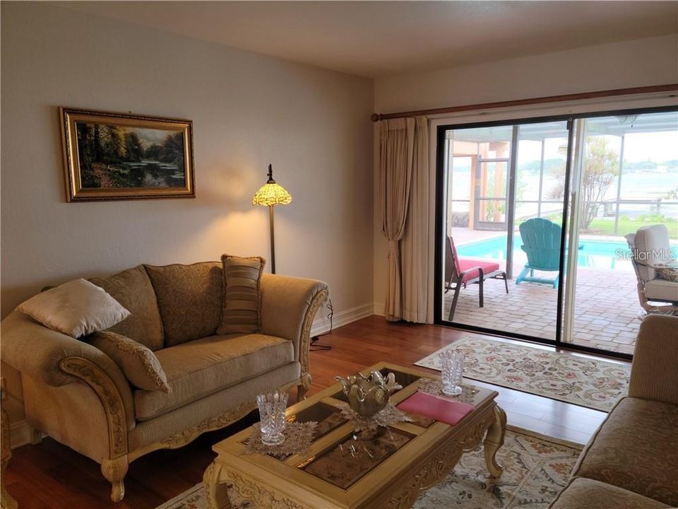 For Rent: $5,500 (5 beds, 4 baths, 3160 Square Feet)