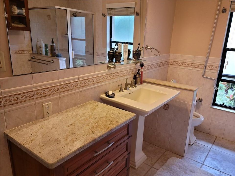 For Rent: $5,500 (5 beds, 4 baths, 3160 Square Feet)