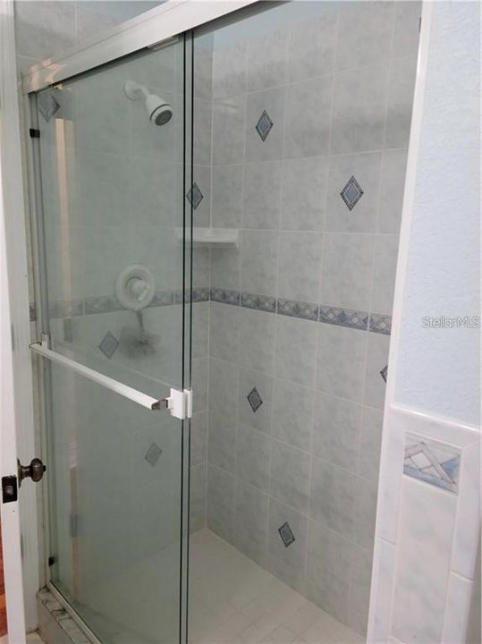 For Rent: $5,500 (5 beds, 4 baths, 3160 Square Feet)