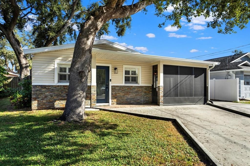 Vendido Recientemente: $395,000 (2 camas, 1 baños, 1100 Pies cuadrados)