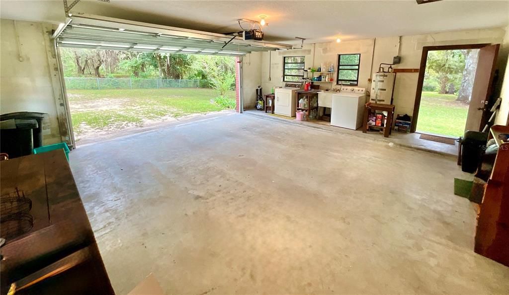 На продажу: $320,000 (3 спален, 2 ванн, 1295 Квадратных фут)