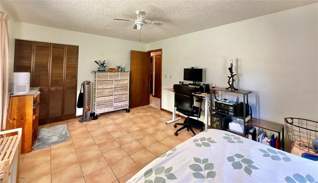 На продажу: $320,000 (3 спален, 2 ванн, 1295 Квадратных фут)