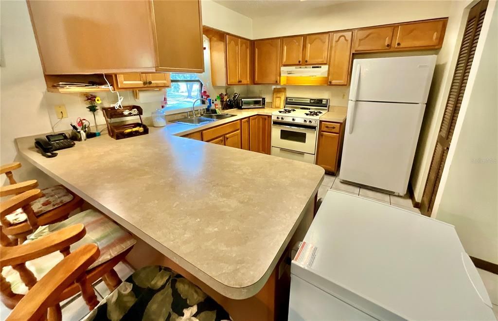 На продажу: $320,000 (3 спален, 2 ванн, 1295 Квадратных фут)