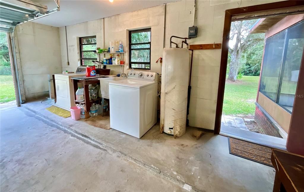 На продажу: $320,000 (3 спален, 2 ванн, 1295 Квадратных фут)