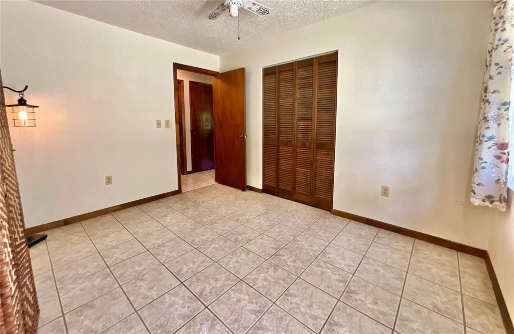 На продажу: $320,000 (3 спален, 2 ванн, 1295 Квадратных фут)