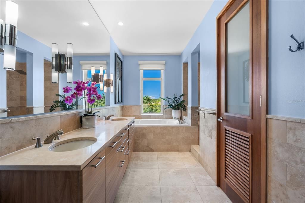 For Sale: $3,295,000 (3 beds, 3 baths, 2339 Square Feet)