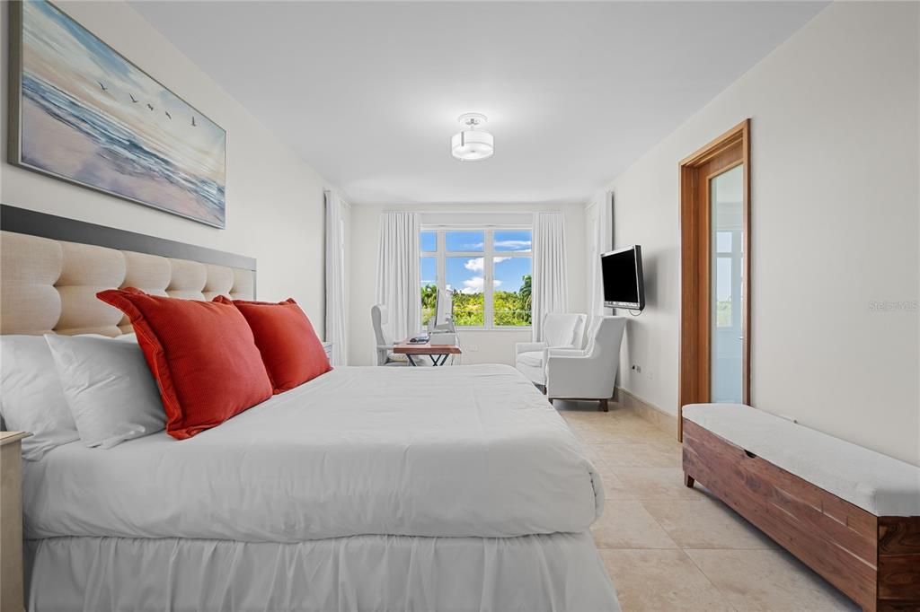 For Sale: $3,295,000 (3 beds, 3 baths, 2339 Square Feet)