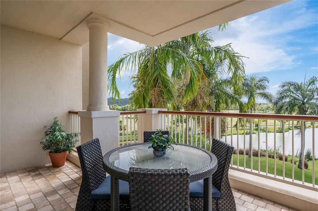 For Sale: $3,295,000 (3 beds, 3 baths, 2339 Square Feet)