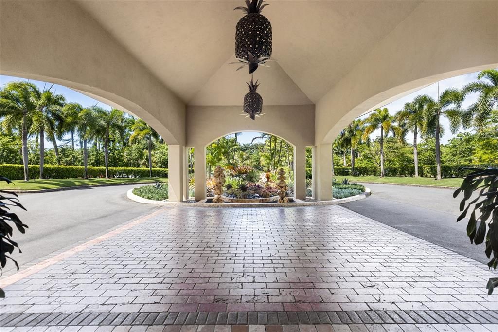 For Sale: $3,295,000 (3 beds, 3 baths, 2339 Square Feet)