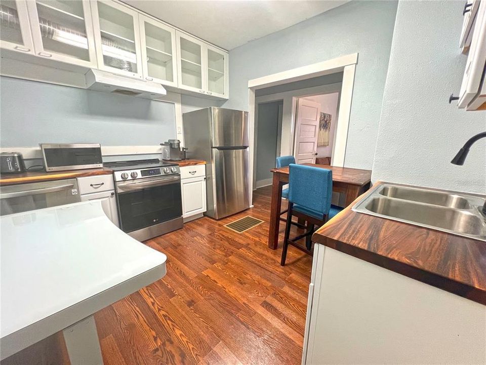 En Venta: $899,000 (4 camas, 0 baños, 2268 Pies cuadrados)