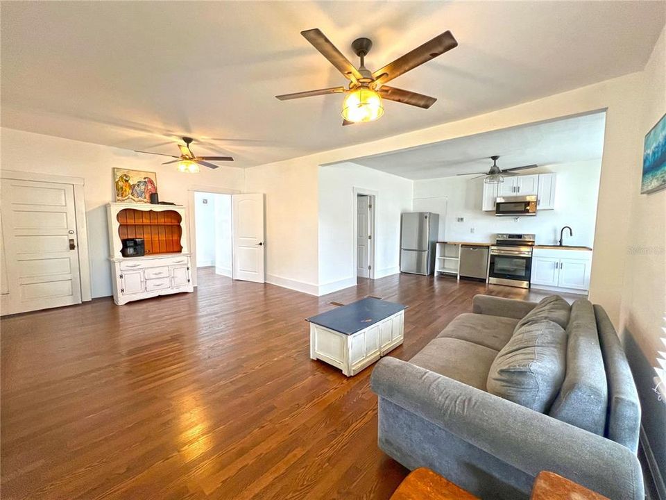 En Venta: $899,000 (4 camas, 0 baños, 2268 Pies cuadrados)