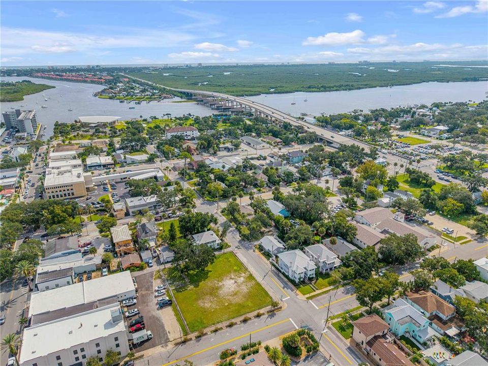 En Venta: $899,000 (4 camas, 0 baños, 2268 Pies cuadrados)