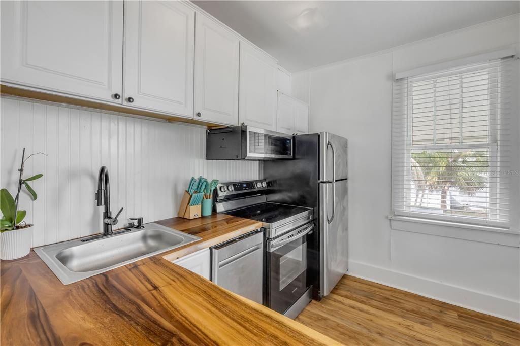 En Venta: $899,000 (4 camas, 0 baños, 2268 Pies cuadrados)