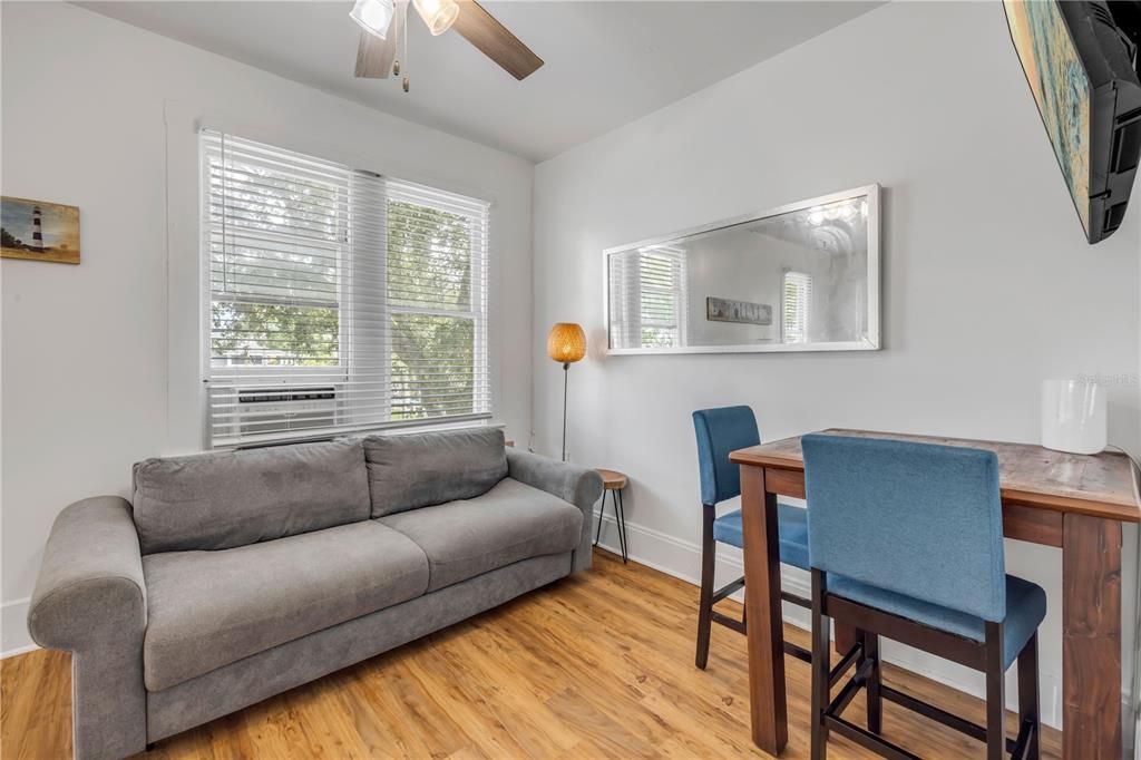 En Venta: $899,000 (4 camas, 0 baños, 2268 Pies cuadrados)