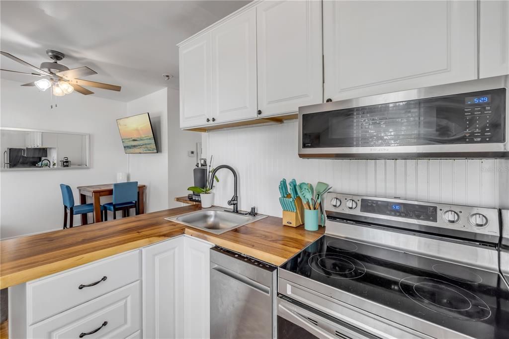 En Venta: $899,000 (4 camas, 0 baños, 2268 Pies cuadrados)