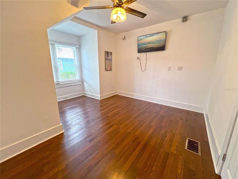 En Venta: $899,000 (4 camas, 0 baños, 2268 Pies cuadrados)