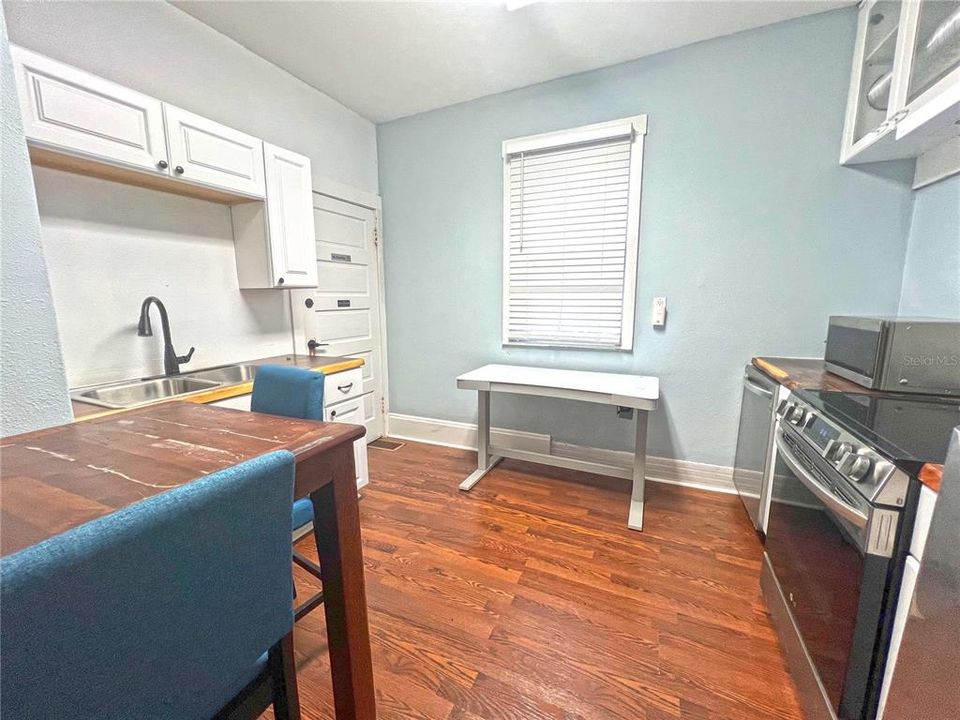 En Venta: $899,000 (4 camas, 0 baños, 2268 Pies cuadrados)