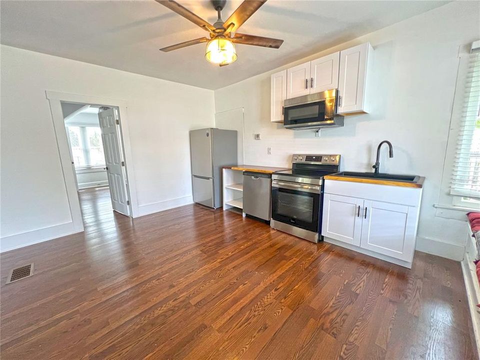 En Venta: $899,000 (4 camas, 0 baños, 2268 Pies cuadrados)