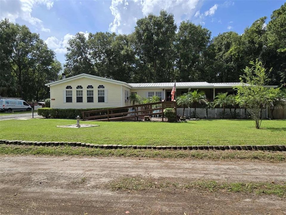 Active With Contract: $195,500 (3 beds, 2 baths, 1971 Square Feet)