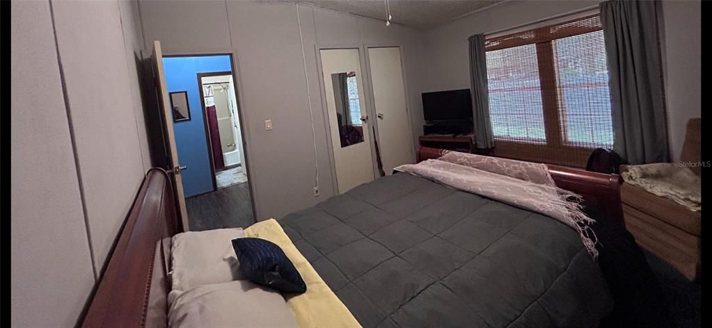 Active With Contract: $195,500 (3 beds, 2 baths, 1971 Square Feet)