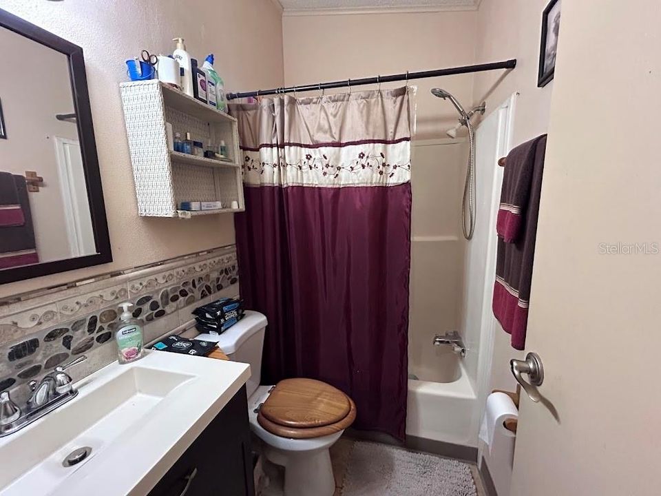 Active With Contract: $195,500 (3 beds, 2 baths, 1971 Square Feet)