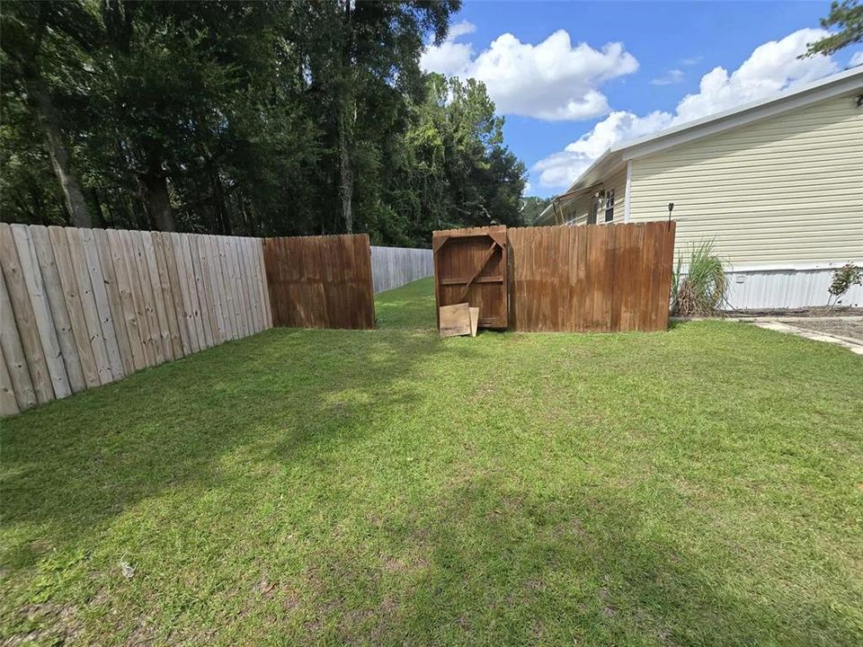 Active With Contract: $195,500 (3 beds, 2 baths, 1971 Square Feet)