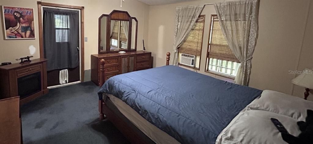 Active With Contract: $195,500 (3 beds, 2 baths, 1971 Square Feet)