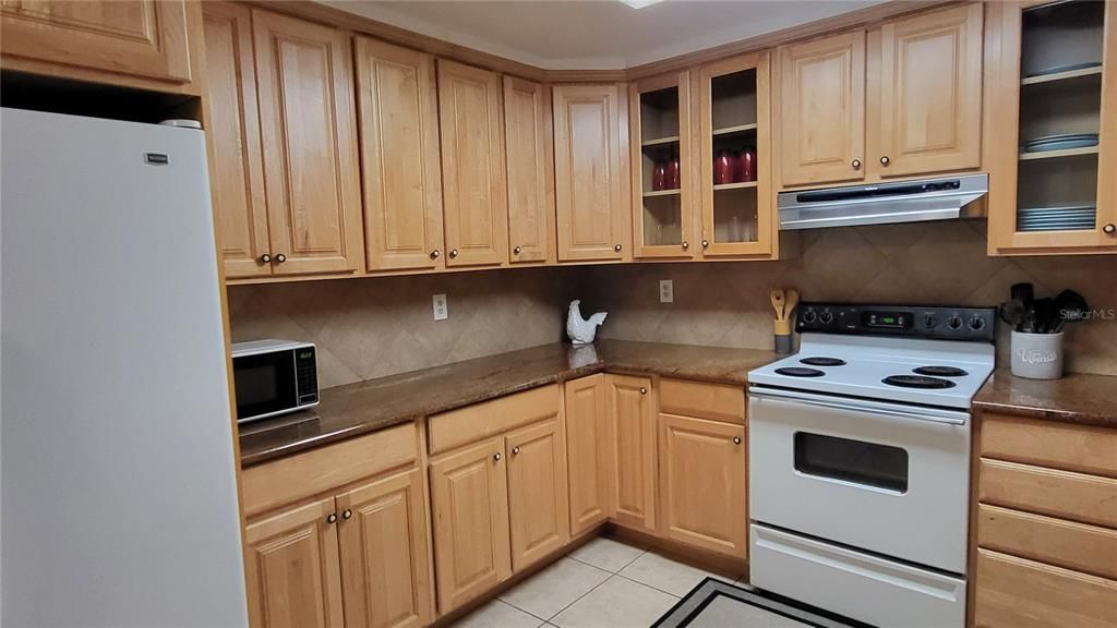 На продажу: $358,000 (3 спален, 2 ванн, 2082 Квадратных фут)