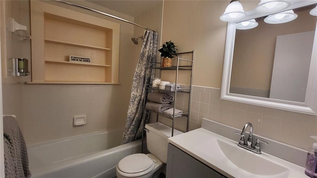 На продажу: $358,000 (3 спален, 2 ванн, 2082 Квадратных фут)