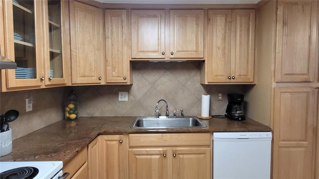 На продажу: $358,000 (3 спален, 2 ванн, 2082 Квадратных фут)