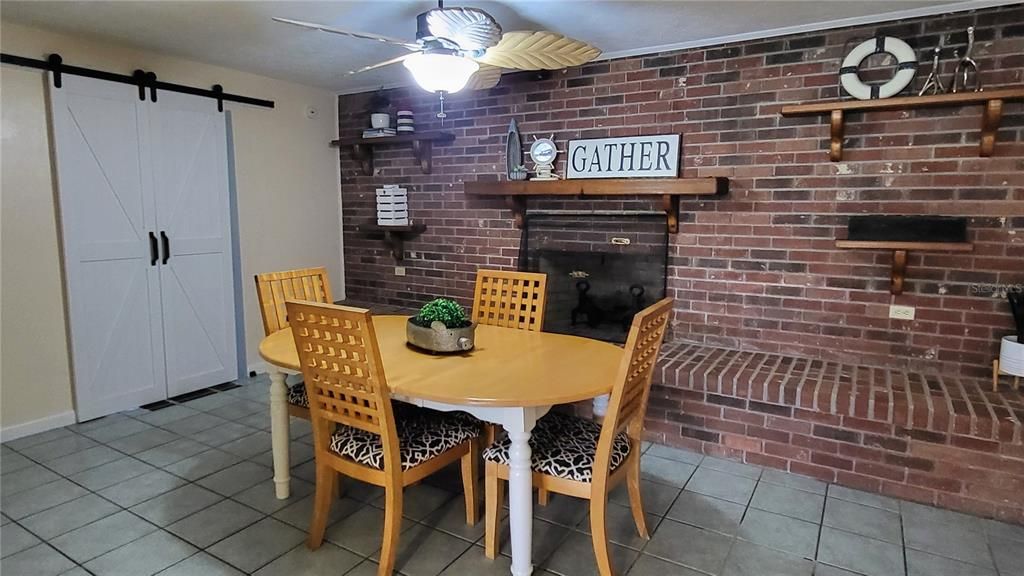 На продажу: $358,000 (3 спален, 2 ванн, 2082 Квадратных фут)