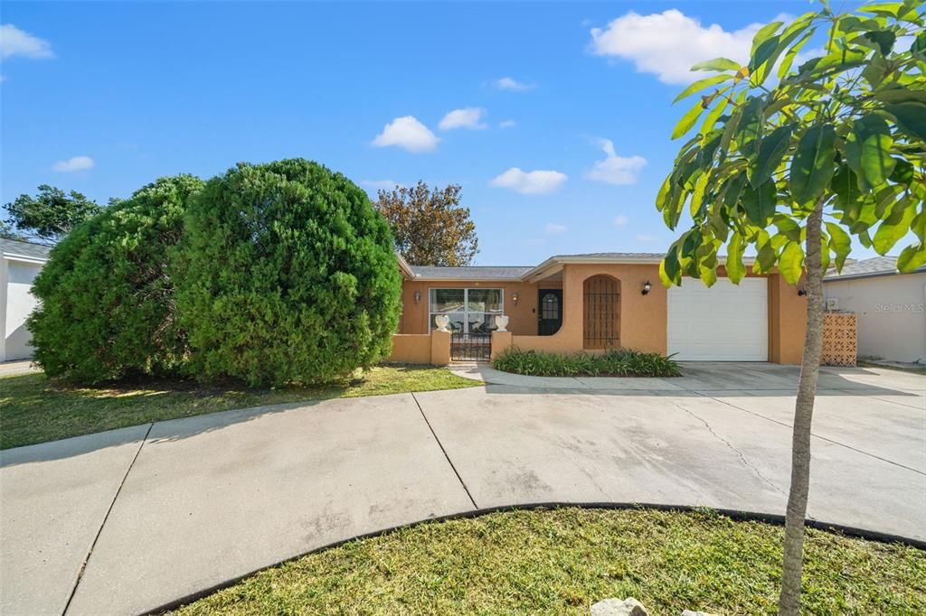 Recently Sold: $250,000 (3 beds, 2 baths, 1592 Square Feet)