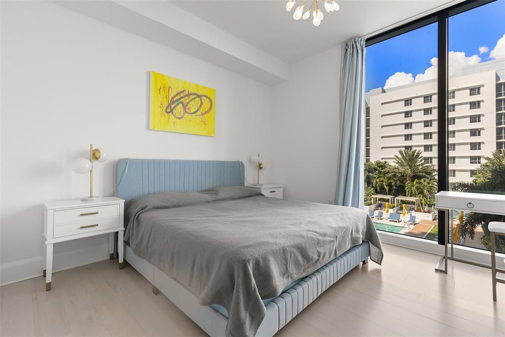 Под контрактом: $6,000 (2 спален, 2 ванн, 1402 Квадратных фут)