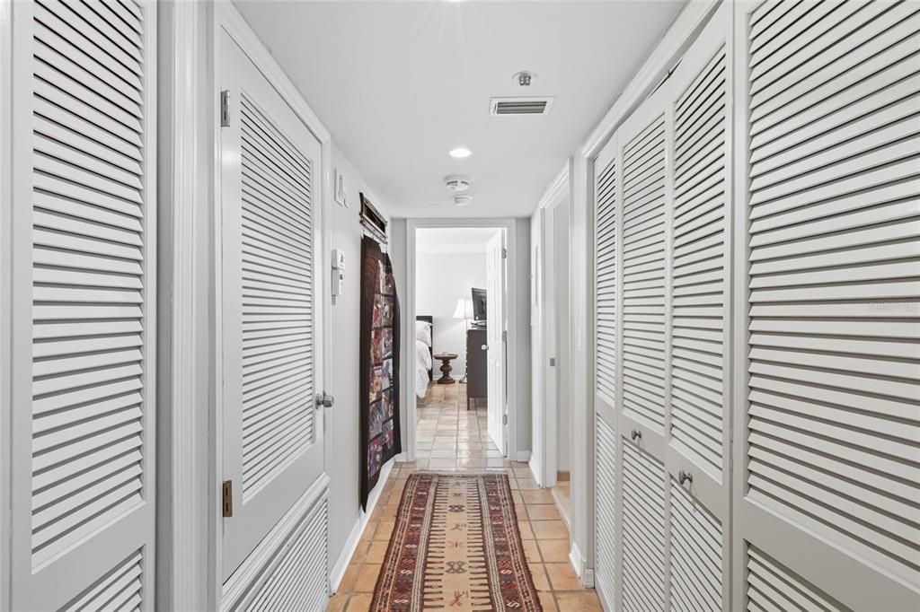 出租: $9,650 (2 贝兹, 2 浴室, 2516 平方英尺)