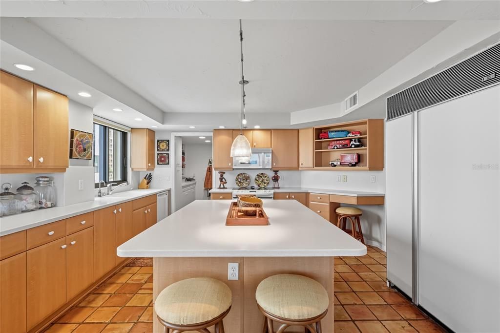 出租: $9,650 (2 贝兹, 2 浴室, 2516 平方英尺)