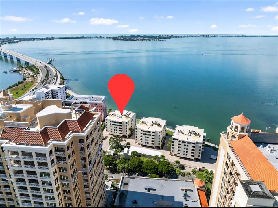 出租: $9,650 (2 贝兹, 2 浴室, 2516 平方英尺)