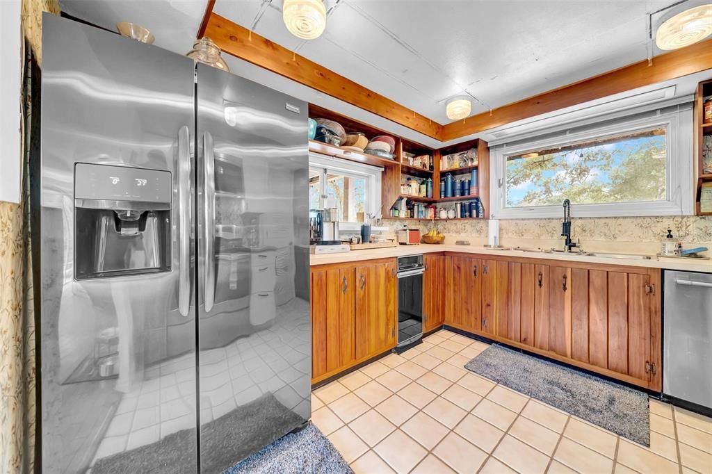 Под контрактом: $449,900 (3 спален, 3 ванн, 2010 Квадратных фут)