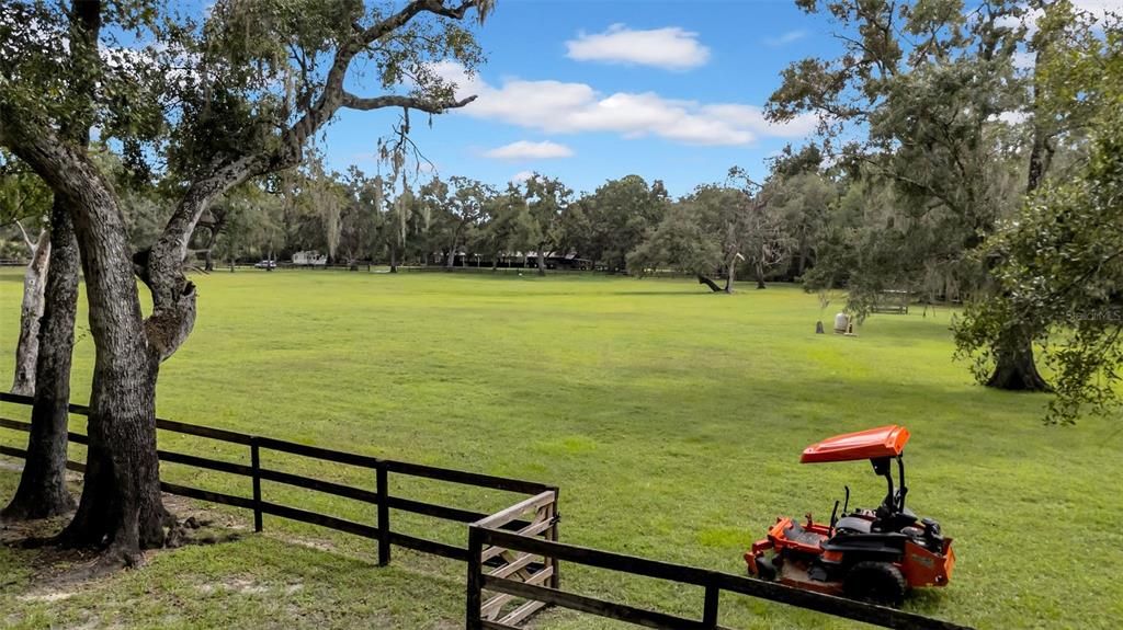 Под контрактом: $449,900 (3 спален, 3 ванн, 2010 Квадратных фут)