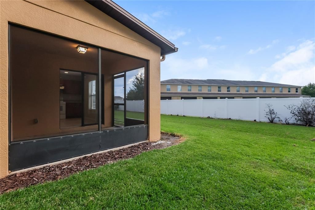 Под контрактом: $249,000 (3 спален, 2 ванн, 1665 Квадратных фут)