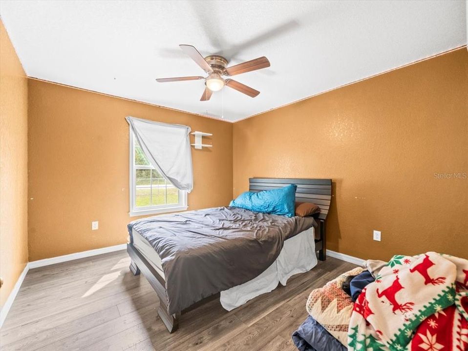 На продажу: $388,000 (3 спален, 2 ванн, 1379 Квадратных фут)