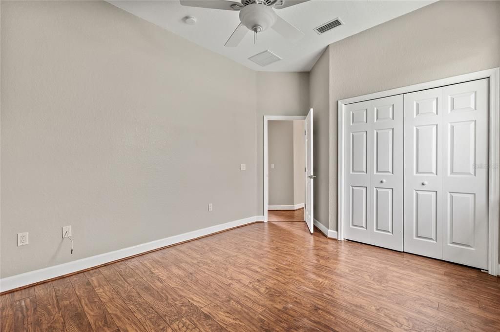 En Venta: $459,990 (4 camas, 3 baños, 2357 Pies cuadrados)